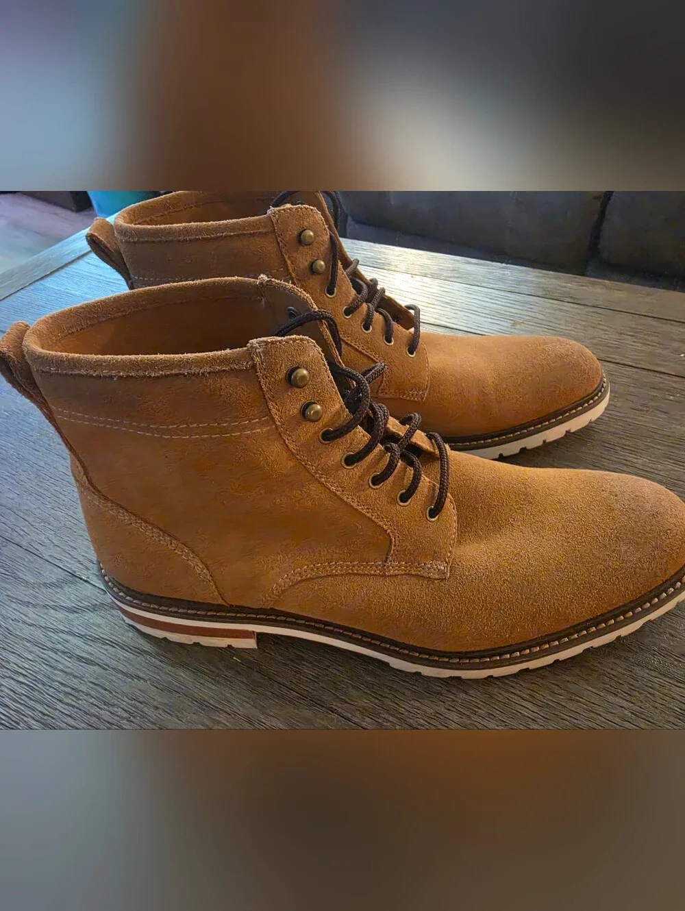 Johnston & Murphy Men's Chukka Boots in Tan Suede